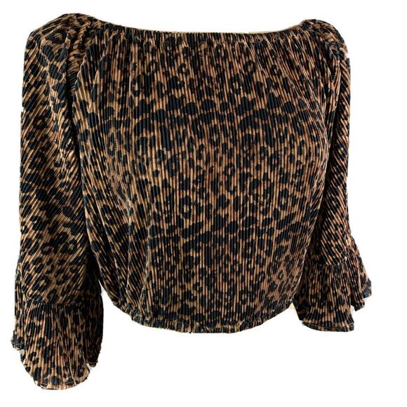 Large She + Sky Women's Pleated Animal Print New Crop Top Off Shoulder - Picture 1 of 8